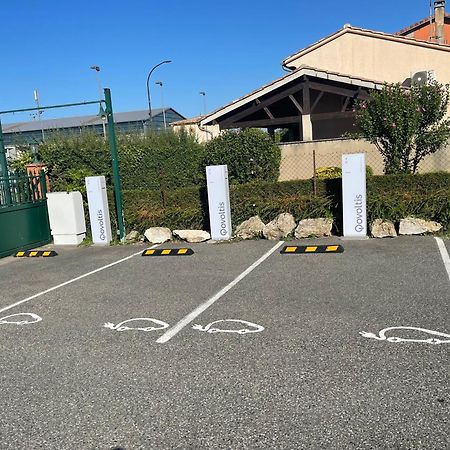 Hotel Restaurant Du Lauragais Logis De France ヴィルフランシュ・ド・ロラゲ エクステリア 写真