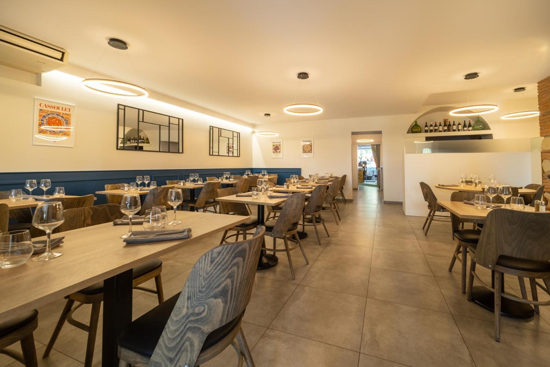 Hotel Restaurant Du Lauragais Logis De France ヴィルフランシュ・ド・ロラゲ エクステリア 写真