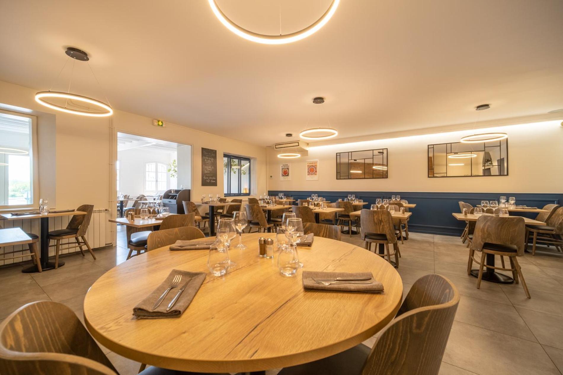 Hotel Restaurant Du Lauragais Logis De France ヴィルフランシュ・ド・ロラゲ エクステリア 写真