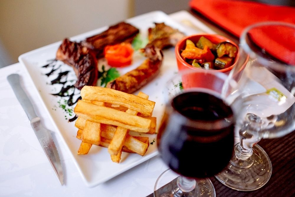 Hotel Restaurant Du Lauragais Logis De France ヴィルフランシュ・ド・ロラゲ エクステリア 写真