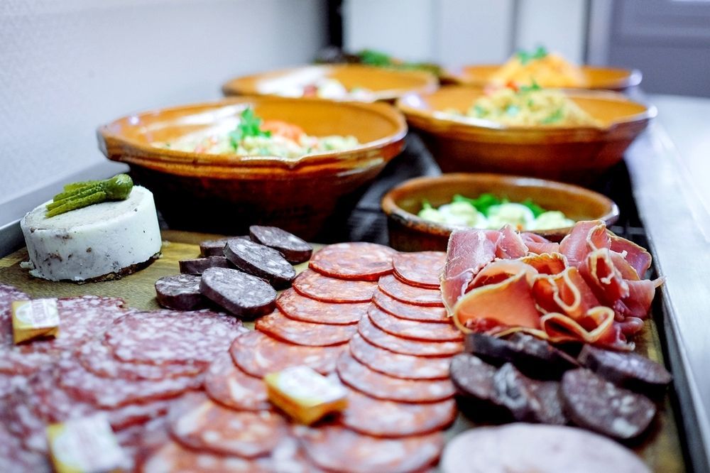 Hotel Restaurant Du Lauragais Logis De France ヴィルフランシュ・ド・ロラゲ エクステリア 写真