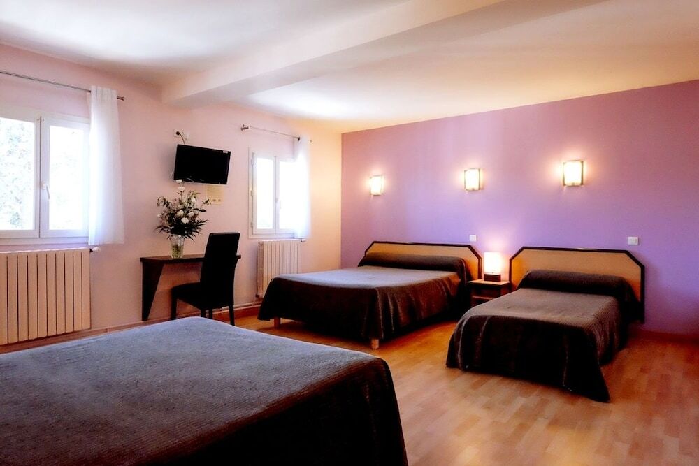 Hotel Restaurant Du Lauragais Logis De France ヴィルフランシュ・ド・ロラゲ エクステリア 写真